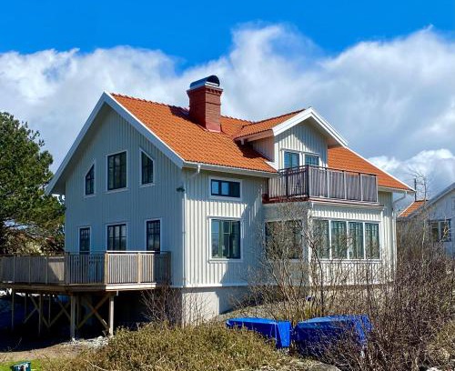Mollosund Apartment | Kid-Friendly Getaway at Nära Kvarnen-Mollösund Hotel