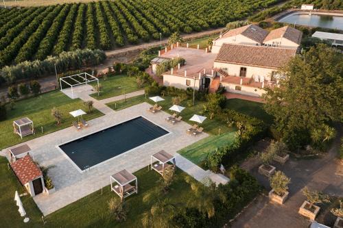 Belpasso Hotel | ```html
Delightful Nèroli Bio Relais: Oceanfront Retreat with Pool
```