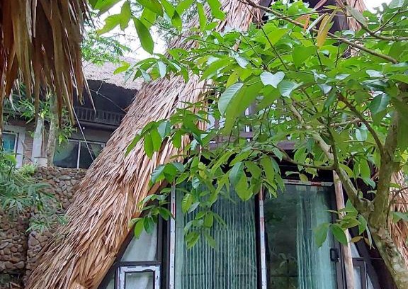 Luong Son Apartment | Relaxing Nả Yên Retreat with Pool and Hot Tub Amenities