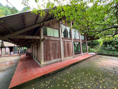 Nam Cang House | Cozy Nậm Cang Homestay: Pet-Friendly with Pool & Hot Tub