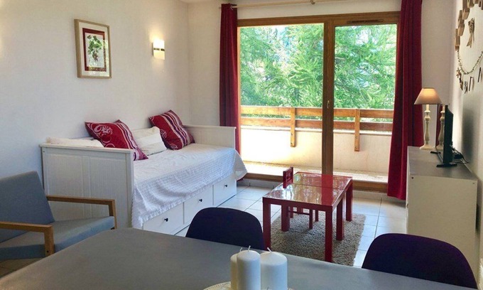Les Orres Apartment | Discover N°101 Balcon des Airelles: Pet-Friendly Retreat