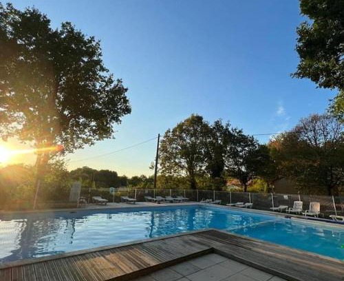 Saint-Aubin-de-Nabirat House | Nature Retreat: Cozy Gîte for 4 with Pool & Ocean Views