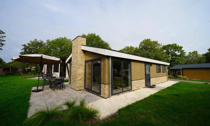 Kaatsheuvel House | Cozy 3-Bedroom Chalet with Kitchen and Pet-Friendly Amenities