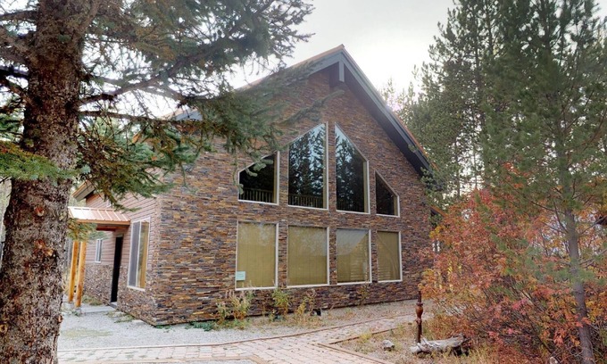 Island Park Cabin | Discover N. Big Springs Lodge with Pool & ATV Trail Access