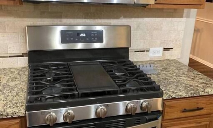 Keller House | Pet-Friendly 4BD Home with Breakfast & Top-Rated Amenities