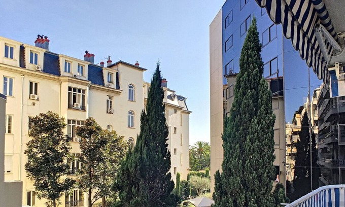 Nice City Centre Apartment | N&J - L'OLYMPIC: Central Stay Near the Sea with Ocean Views