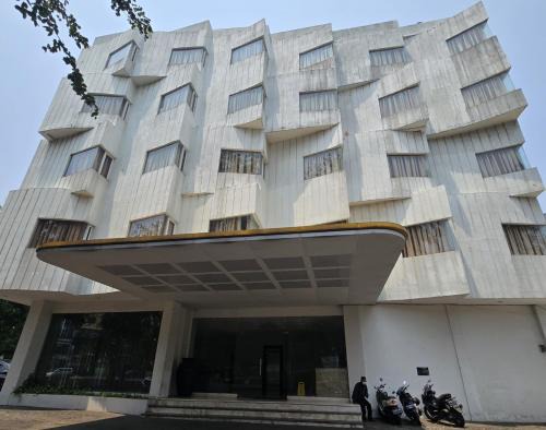 Gambir Hotel | Budget-Friendly Stay at N3 Zainul Arifin Hotel