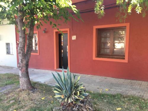 Artigas House | Convenient N6-Casa Céntrica with AC and Child-Friendly Space