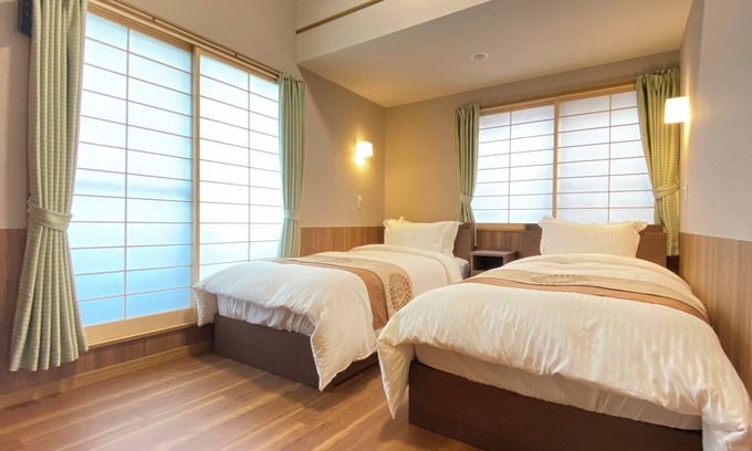 Hyakunincho Villa | Prime Location with Immaculate Rooms in Shinjuku