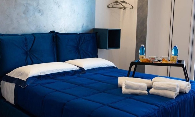 Montecalvario House | NA Beautiful View Rooftop-B&B - King Room with Balcony