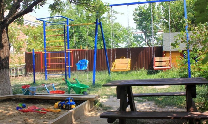 Dolzhanskaya House | Top-Rated Na Dolzhanskoy Guest House with Breakfast & Pet Friendly