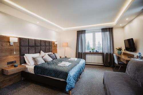 Zurawica Apartment | Discover Na Górke: Family-Friendly Retreat with Dining