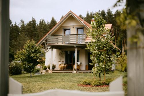 Lubkowo Apartment | Welcoming Na Górce Zamkowej - Ideal for Families