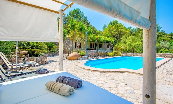 Campanet Villa | Elegant Na Garrovera: Family-Friendly Stay with Pool
