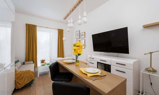 Krzyki Apartment | Bright Studio with Kitchen & Air Conditioning in Wrocław