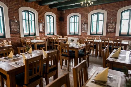 Horni Brusnice House | Na Kopečku AD 1795: Wellness Retreat with Garden Dining