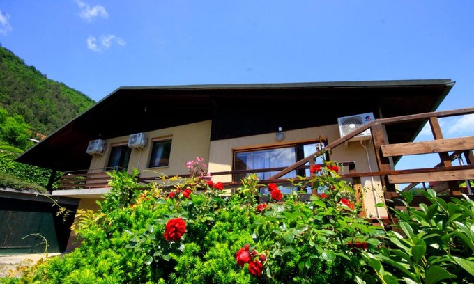 Lasko House | Na Kopitarjevi: Family-Friendly Retreat with Kitchen Access