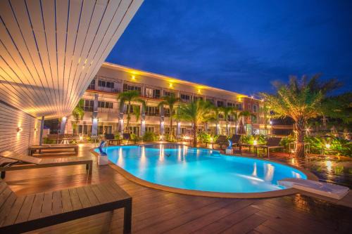 Thong Chai Hotel | Discover Na Nicha Bankrut Resort: Oceanfront Family Getaway