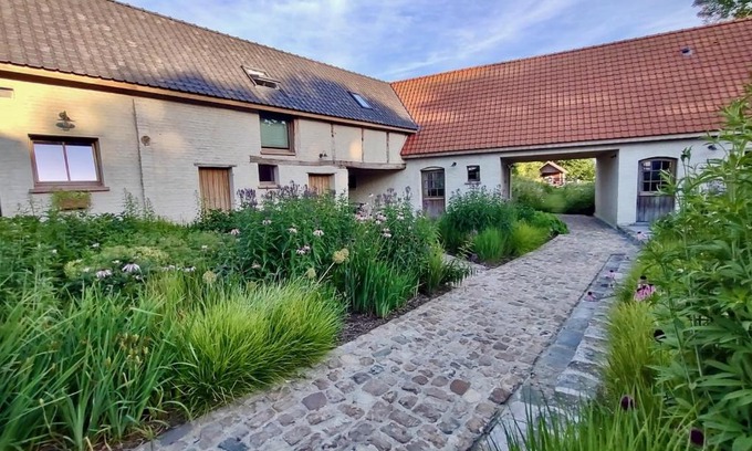 Kluisbergen House | Cozy Nachtegael Hoekhuis with Spectacular Views Awaits You
