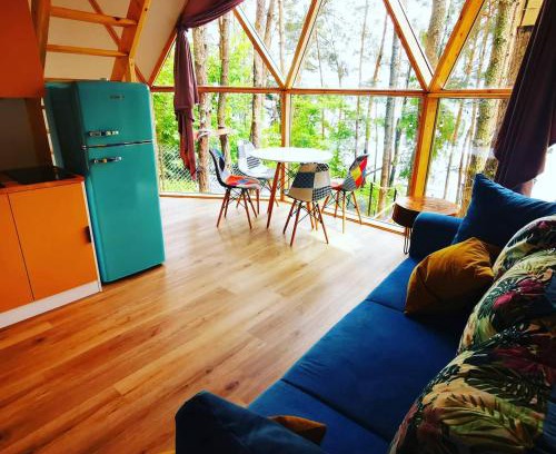 Serock Apartment | Pet-Friendly Glamping at Nad Narvią with Hot Tub Access