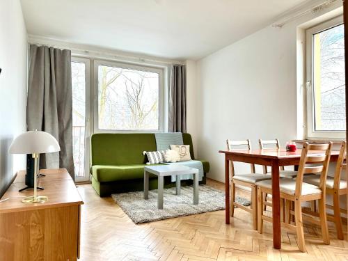 Chylonia Apartment | Budget-Friendly Nadmorski Relaks - Pet & Child Friendly Stay