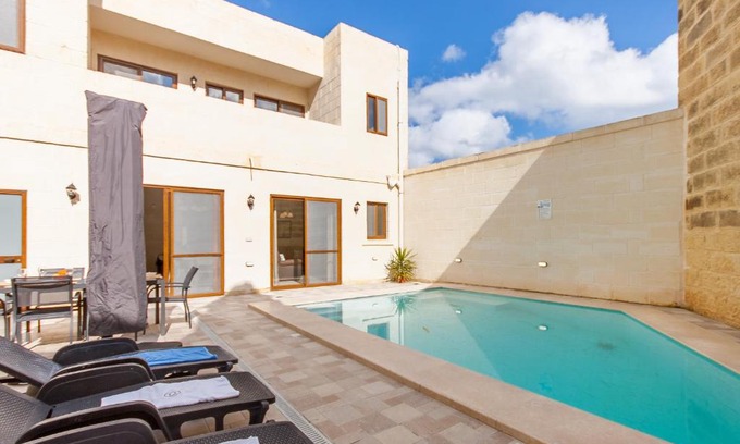 Nadur House | Tranquil Nadurija Villa with Pool & Ocean Views