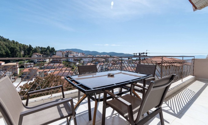 Neos Marmaras House | Oceanfront Naias: Guest Rated 9.8 with Family-Friendly Amenities