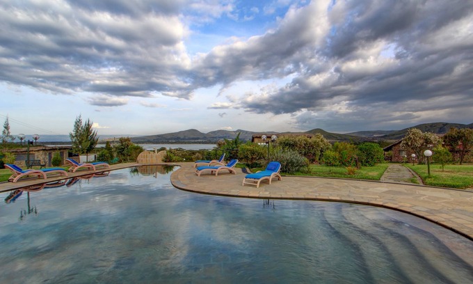 Naivasha Cabin | Idyllic Naivasha Kongoni Lodge - Lakefront Escape Awaits