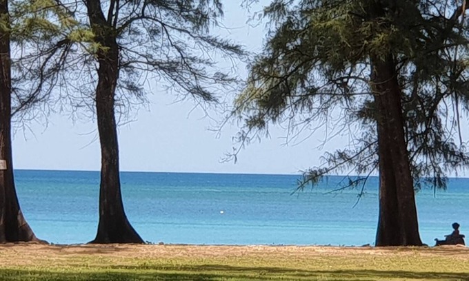 Sa Khu House | Inviting Naiyang Seaview Place: Family-Friendly & Breakfast Included