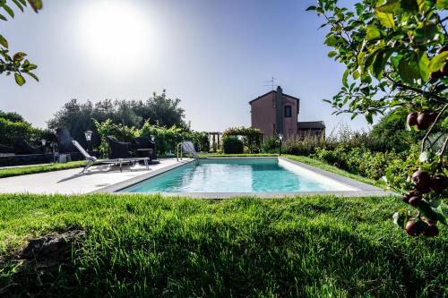 Mascali House | Explore Nake Residenza Artistica: Guest Rated 9.8