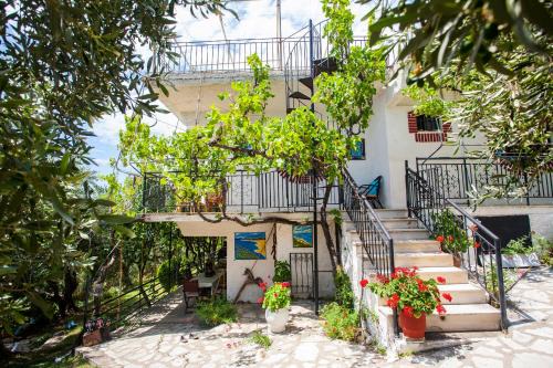 Preveza House | Pet Friendly Nakou House with Spectacular Oceanfront Views