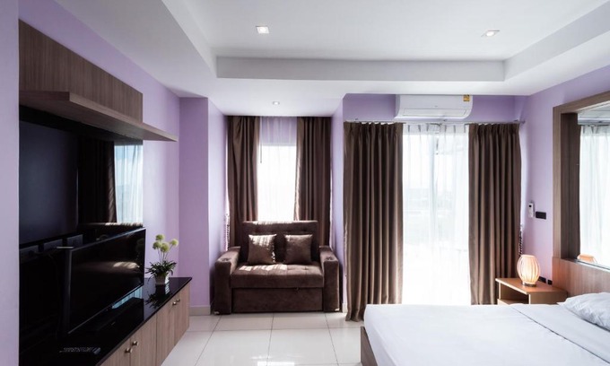 Na Chom Thian Apartment | Guest Rated: Nam Talay Condo with Pool & Family Amenities
