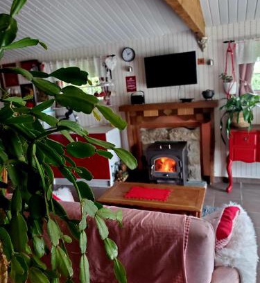 Plounevez-Quintin House | Cozy Namaste Gîte: Pet and Child Friendly Retreat