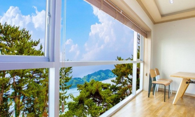 Namhae House | Eco-Friendly Namhae Amigo Pension with Pool & Breakfast