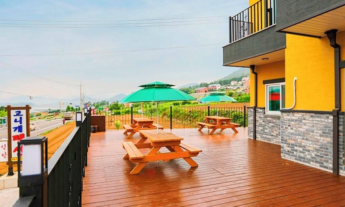 Tanghang-ri House | Namhae Gonige Pension: Eco-Friendly Retreat with Pool