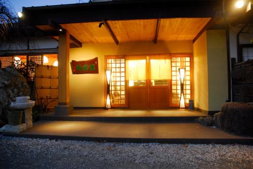 Atsugi Hotel | Discover Seirakuen: Enjoy Breakfast and Hot Tub Bliss
