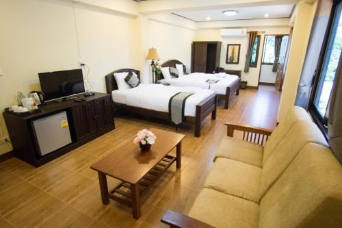 Nan Hotel | Discover NanBaanKhun Hotel: Family-Friendly Retreat