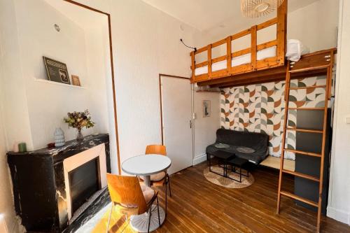 Saint-Pierre - Rene II - Bonsecours Apartment | Modern Studio in Nancy City Center - Family Friendly Stay