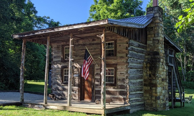 Nancy Cabin | Historic 1800s Log Cabin in Nancy, Kentucky with Great Amenities