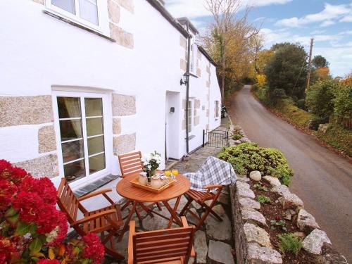 Maenporth House | Cozy Nanparra Cottage: Child-Friendly Stay with 9.4 Rating