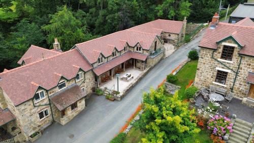 Acrefair House | Pet-Friendly Retreat at Nant Ucha Farm - Rated 9.4/10!