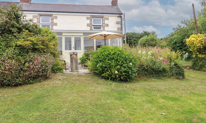Feock Cottage | NANVIVIAN, pet friendly, character holiday cottage in Truro