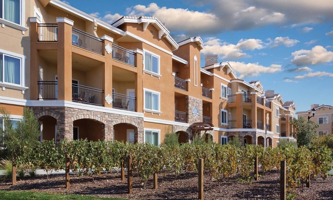 Napa Resort | Exceptional Napa Valley Resort Studio with Spa & Pool Access