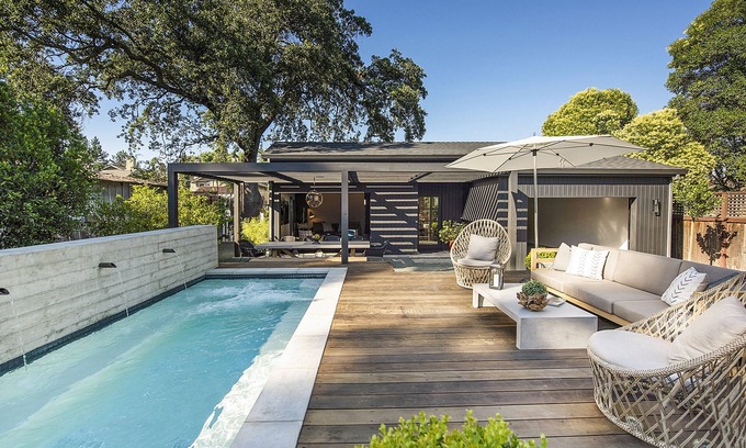 St. Helena House | Top-Rated St Helena Designer Home with Private Spa & Pool