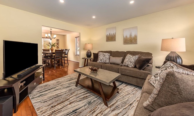 Naperville House | Naperville Rental - Skylane Dr
