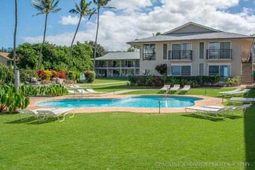 Napili Resort | Napili Surf Beach Resort: Oceanfront Paradise with Pool