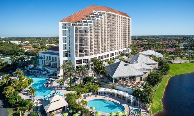 Pelican Bay Resort | Oceanfront Serenity at Naples Grande Beach Resort