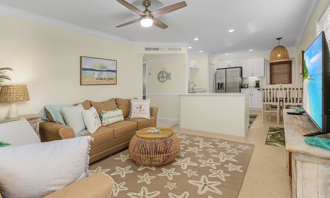 Lake Park Condo | Lake Park: 10/10 Rated with Oceanfront Views & Pet Friendly