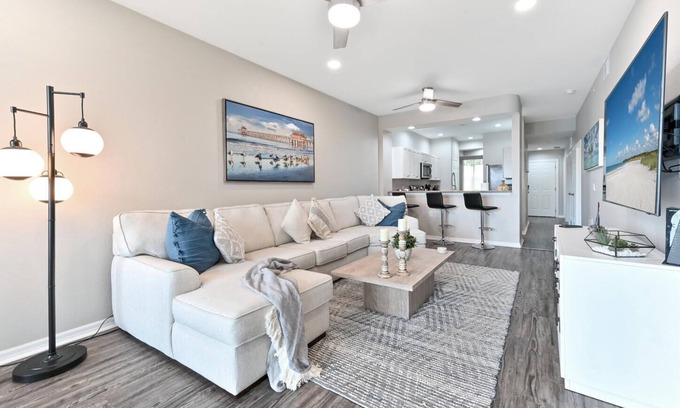 Naples Condo | Beautiful Naples Lake View Condo at Lely Golf Resort