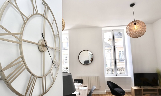 Pontivy Apartment | Napoléon Gare: Perfect Stay with Pet-Friendly Amenities